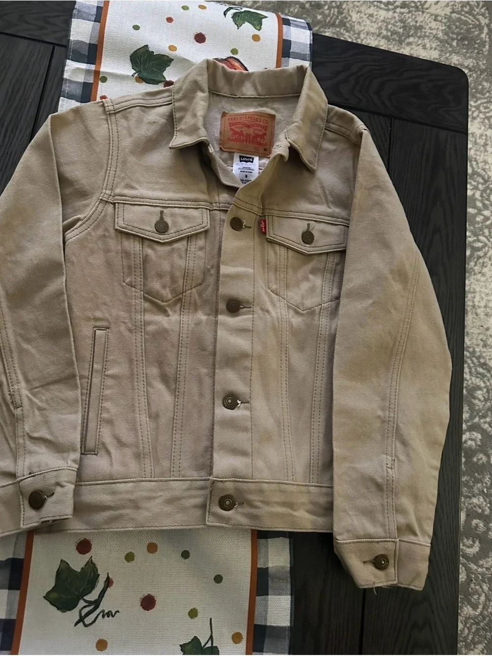 Vintage y2k youth-sized Levi's beige/tan cotton denim trucker jacket size medium